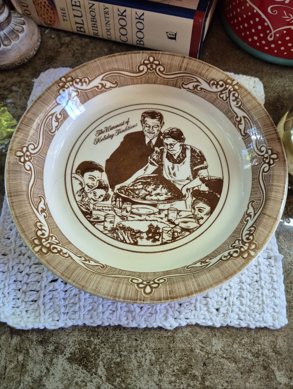Vtg 1983 Norman Rockwell Warmest Holiday Traditions "Freedom from Want Pie Plate
